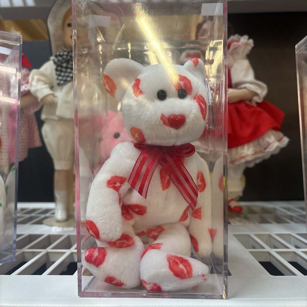 Ty Beanie Baby Smooch Bear with Kisses Valentine's Day 2000
